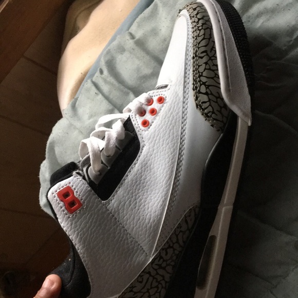 Jordan 4s - Picture 5 of 5